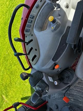 Image of Case IH Farmall 120C equipment image 2