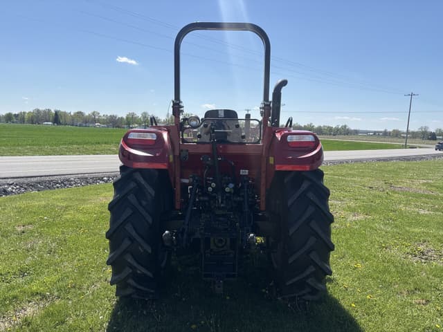 Image of Case IH Farmall 120C equipment image 3