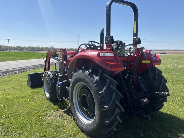 Image of Case IH Farmall 120C equipment image 4