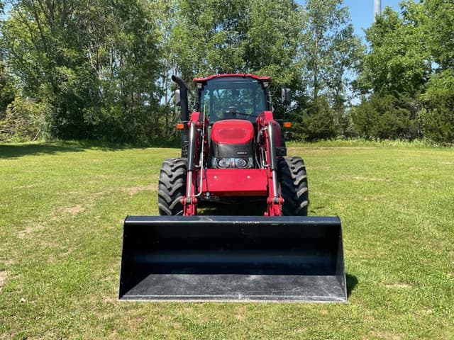 Image of Case IH Farmall 120C equipment image 1