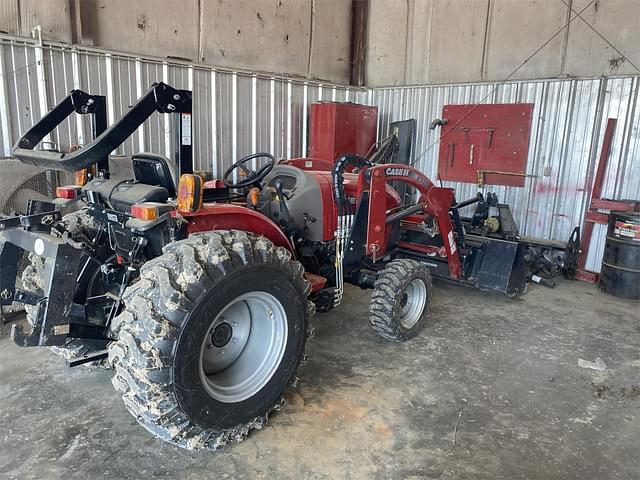 Image of Case IH Farmall 35A equipment image 1