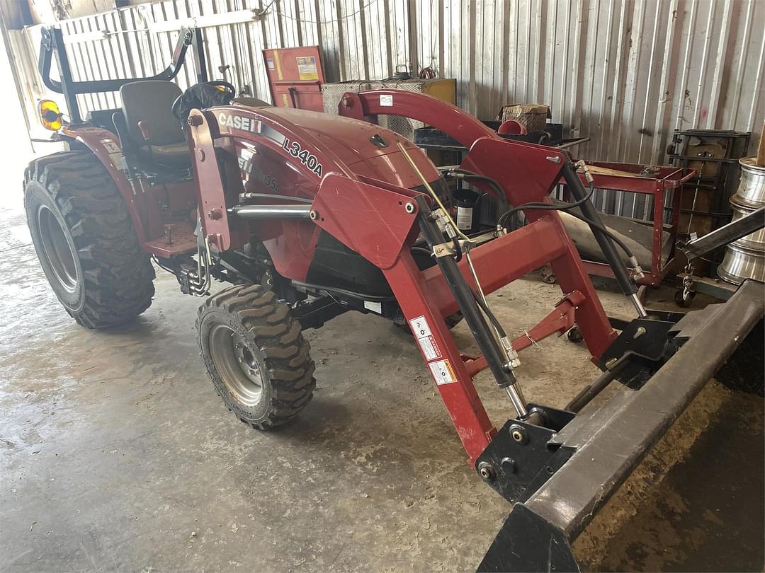 Image of Case IH Farmall 35A Primary image