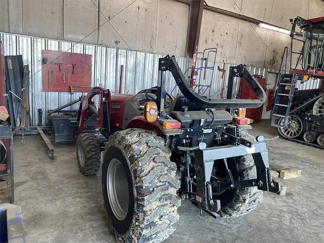 Image of Case IH Farmall 35A equipment image 3