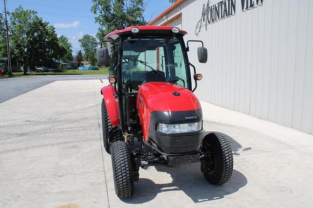 Image of Case IH Farmall 55C equipment image 4