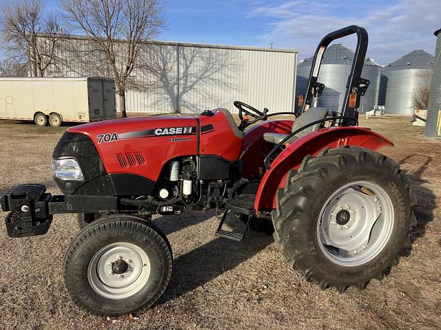 Image of Case IH Farmall 70A equipment image 1