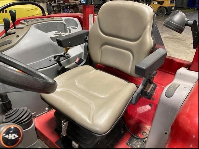 Image of Case IH Farmall 75C equipment image 2