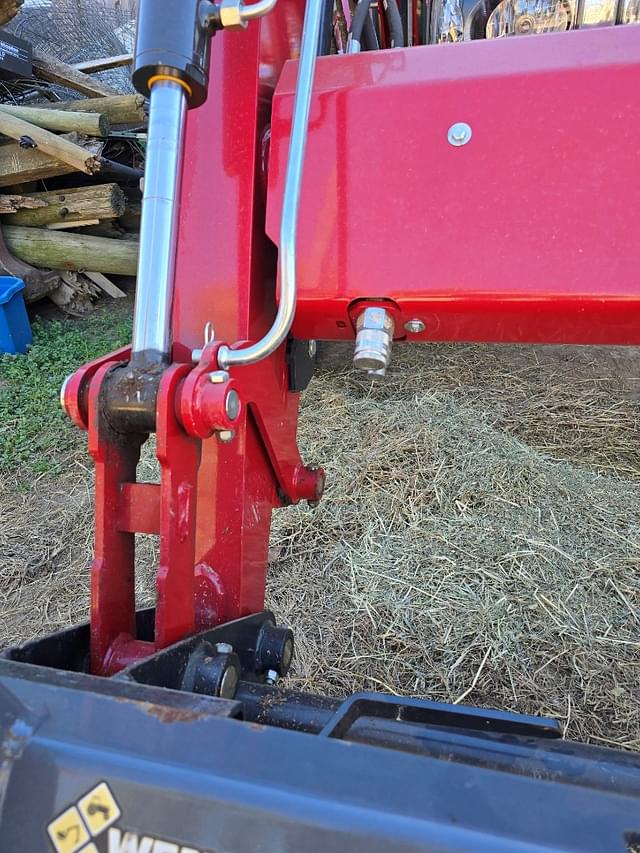 Image of Case IH Farmall 75C equipment image 4