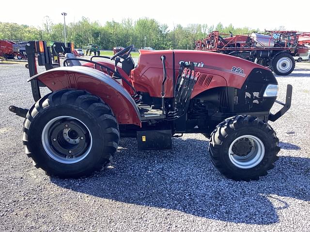 Image of Case IH Farmall 95A equipment image 2