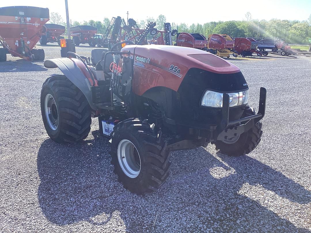 Image of Case IH Farmall 95A Primary image