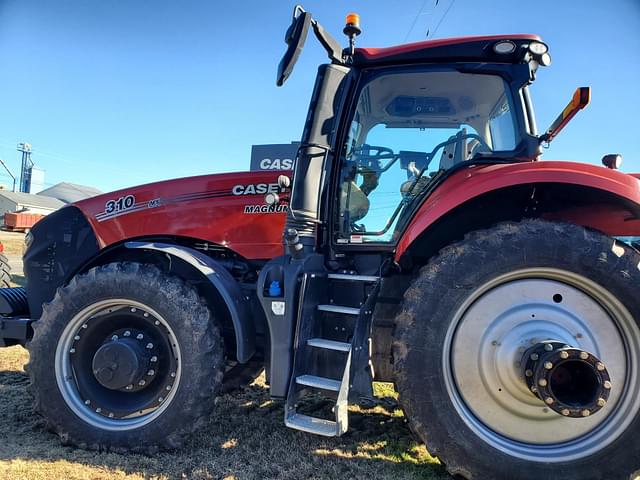 Image of Case IH Magnum 310 equipment image 1