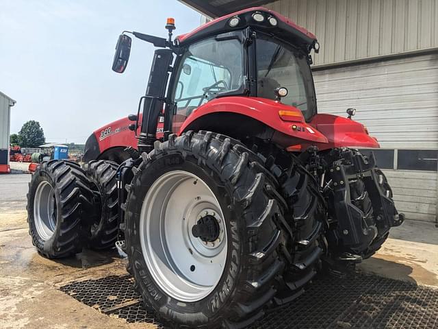 Image of Case IH Magnum 340 equipment image 2