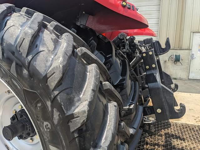 Image of Case IH Magnum 340 equipment image 4
