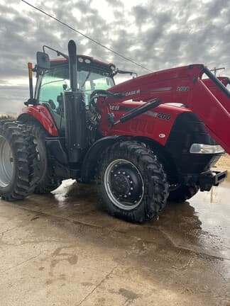 Image of Case IH Magnum 200 equipment image 1