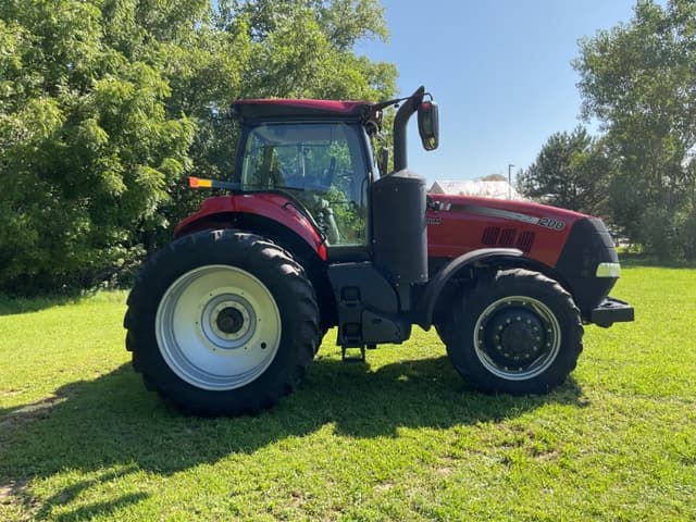 Image of Case IH Magnum 200 equipment image 3