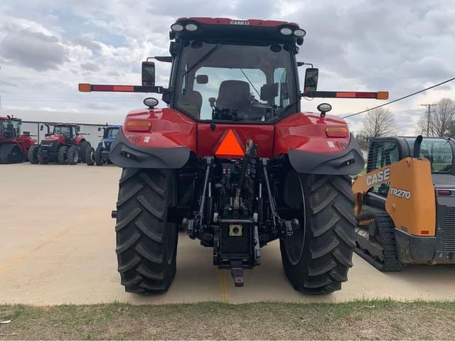 Image of Case IH Magnum 220 equipment image 3