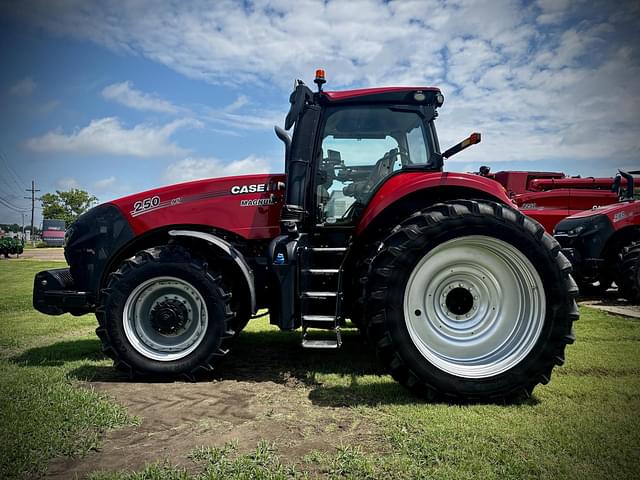 Image of Case IH Magnum 250 equipment image 1