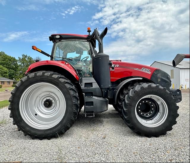 Image of Case IH Magnum 250 equipment image 1