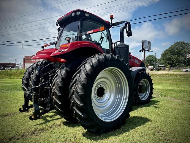 Image of Case IH Magnum 250 equipment image 4