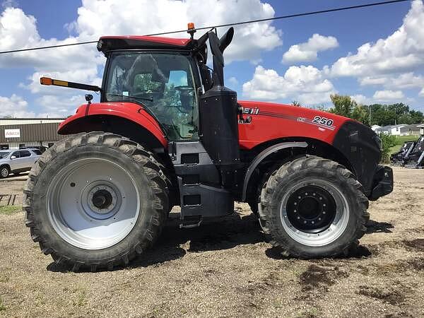 Image of Case IH Magnum 250 equipment image 3