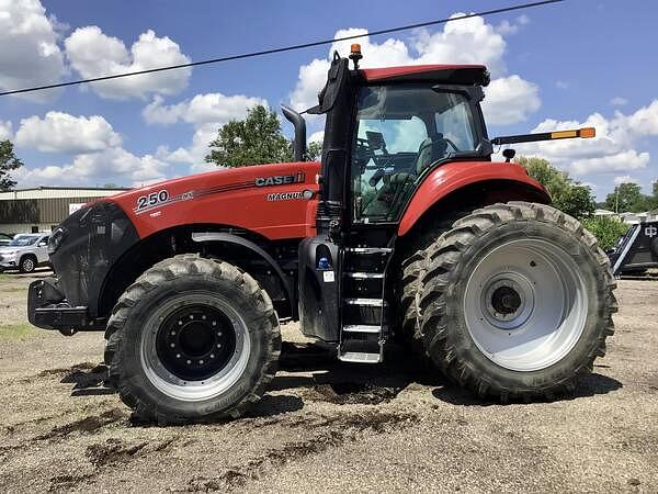 Image of Case IH Magnum 250 equipment image 2