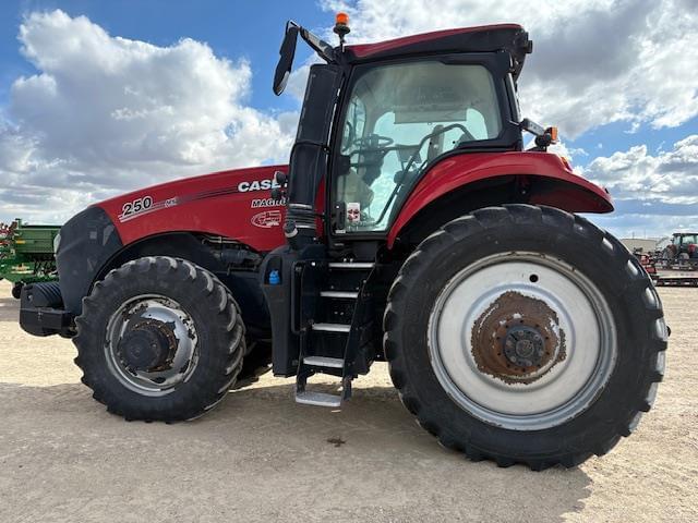 Image of Case IH Magnum 250 equipment image 1