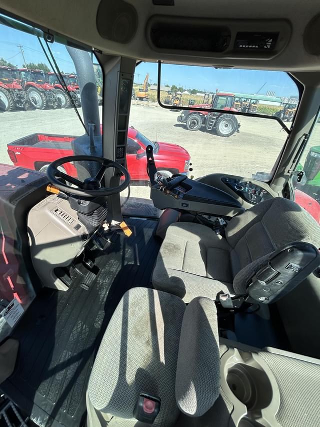 Image of Case IH Magnum 280 equipment image 4