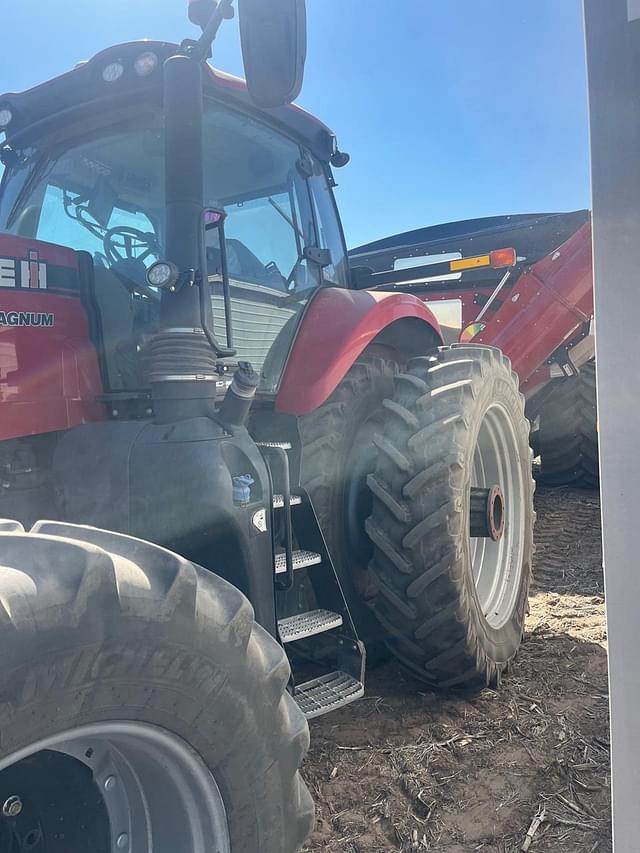 Image of Case IH Magnum 310 equipment image 3