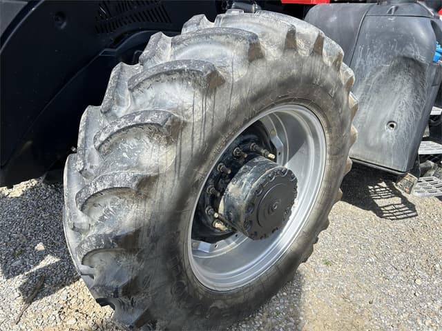 Image of Case IH Magnum 310 equipment image 4