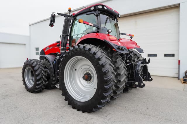 Image of Case IH Magnum 310 equipment image 3
