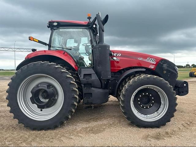 Image of Case IH Magnum 310 equipment image 3