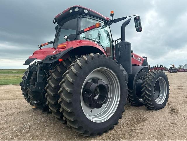 Image of Case IH Magnum 310 equipment image 4