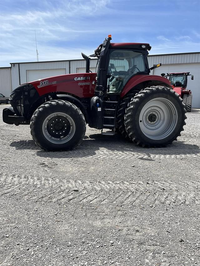 Image of Case IH Magnum 310 equipment image 4