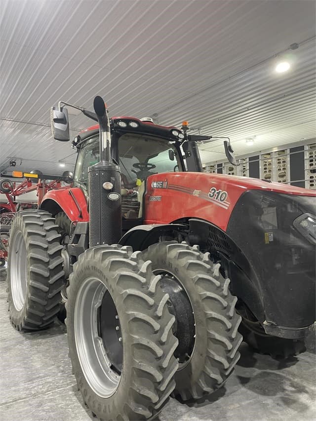 Image of Case IH Magnum 310 equipment image 4