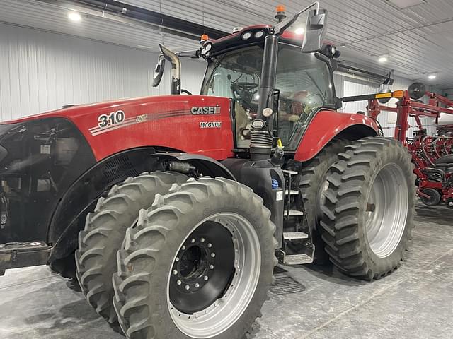 Image of Case IH Magnum 310 equipment image 4