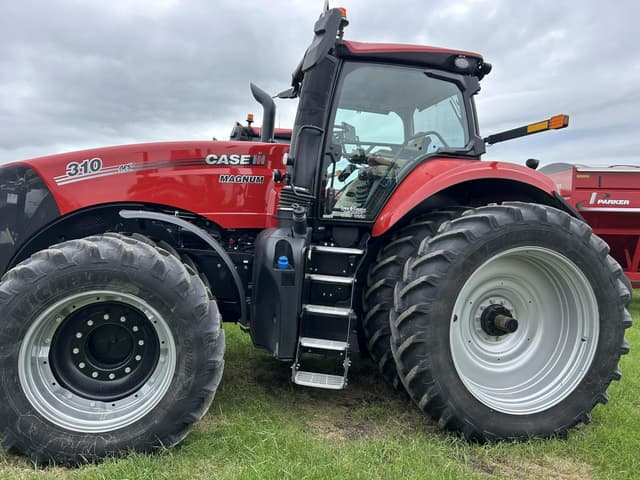 Image of Case IH Magnum 310 equipment image 2