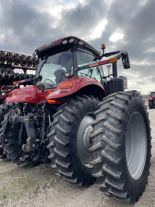 Image of Case IH Magnum 310 equipment image 2