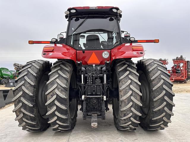 Image of Case IH Magnum 340 equipment image 4