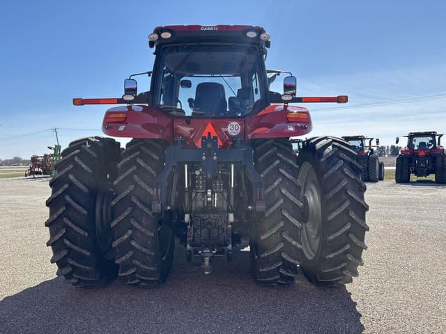Image of Case IH Magnum 340 equipment image 3