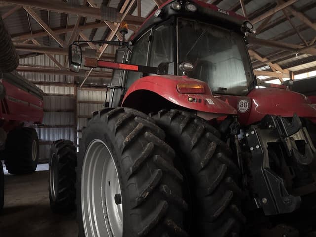 Image of Case IH Magnum 340 equipment image 1