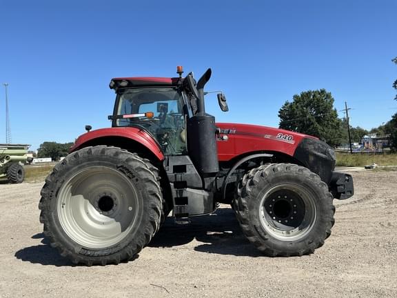 Image of Case IH Magnum 340 equipment image 3