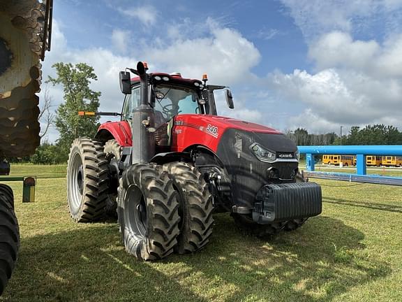 Image of Case IH Magnum 340 Image 1