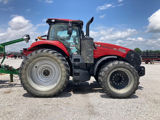 Image of Case IH Magnum 340 equipment image 1