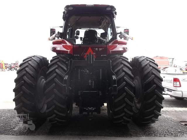 Image of Case IH Magnum 340 equipment image 4