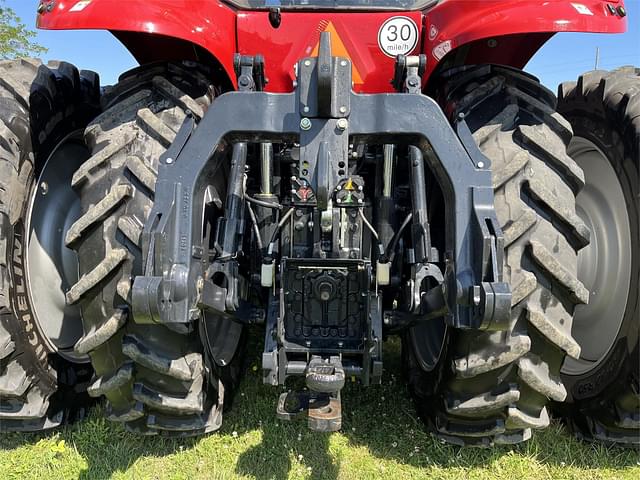 Image of Case IH Magnum 340 equipment image 4