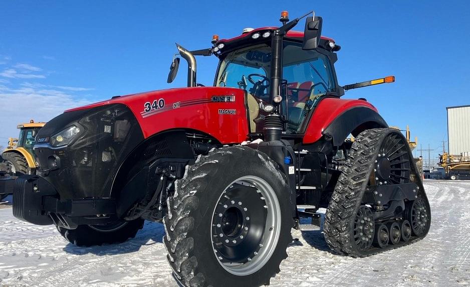 Image of Case IH Magnum 340 Rowtrac Primary image