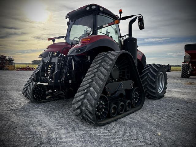 Image of Case IH Magnum 340 Rowtrac equipment image 4