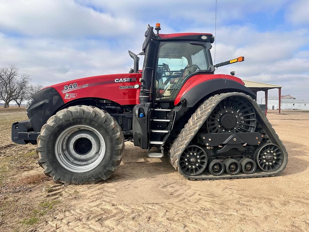 Image of Case IH Magnum 340 Rowtrac Primary image