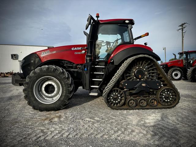 Image of Case IH Magnum 340 Rowtrac equipment image 1