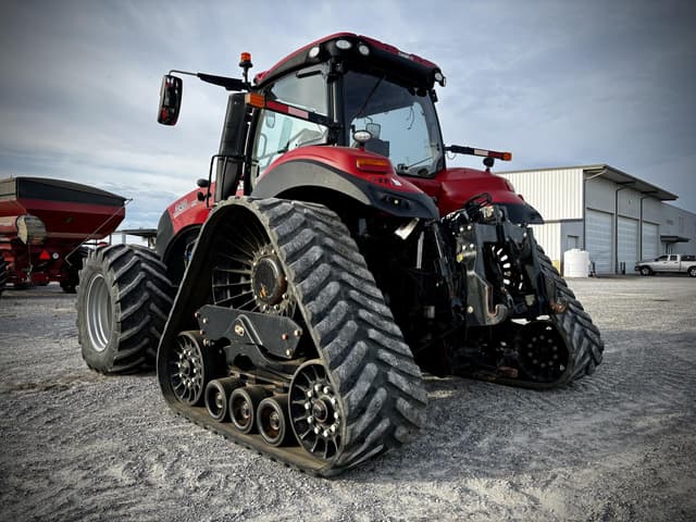 Image of Case IH Magnum 340 Rowtrac equipment image 2