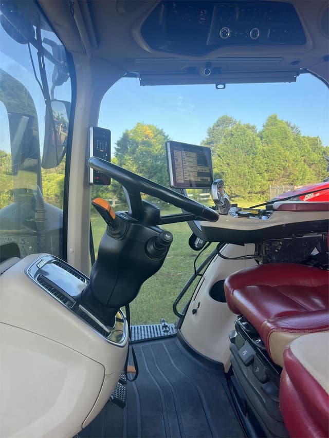 Image of Case IH Magnum 340 equipment image 4